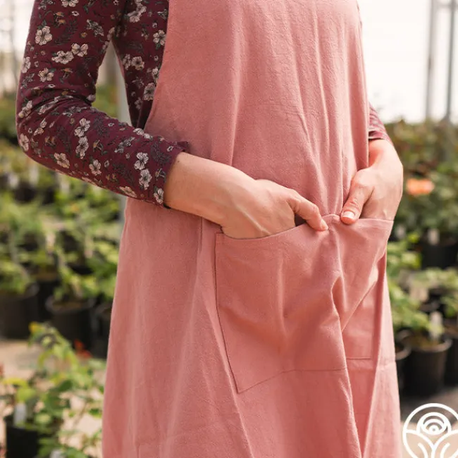 Cross-Back Garden Apron>Heirloom Roses Best